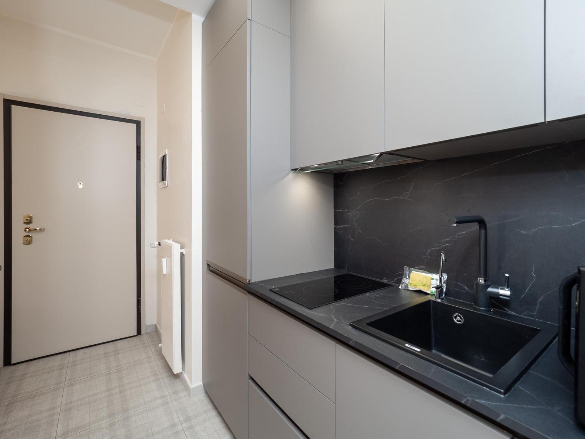 Апартаменты Stylish Flat With Balcony - 15 Min To Duomo Милан Экстерьер фото